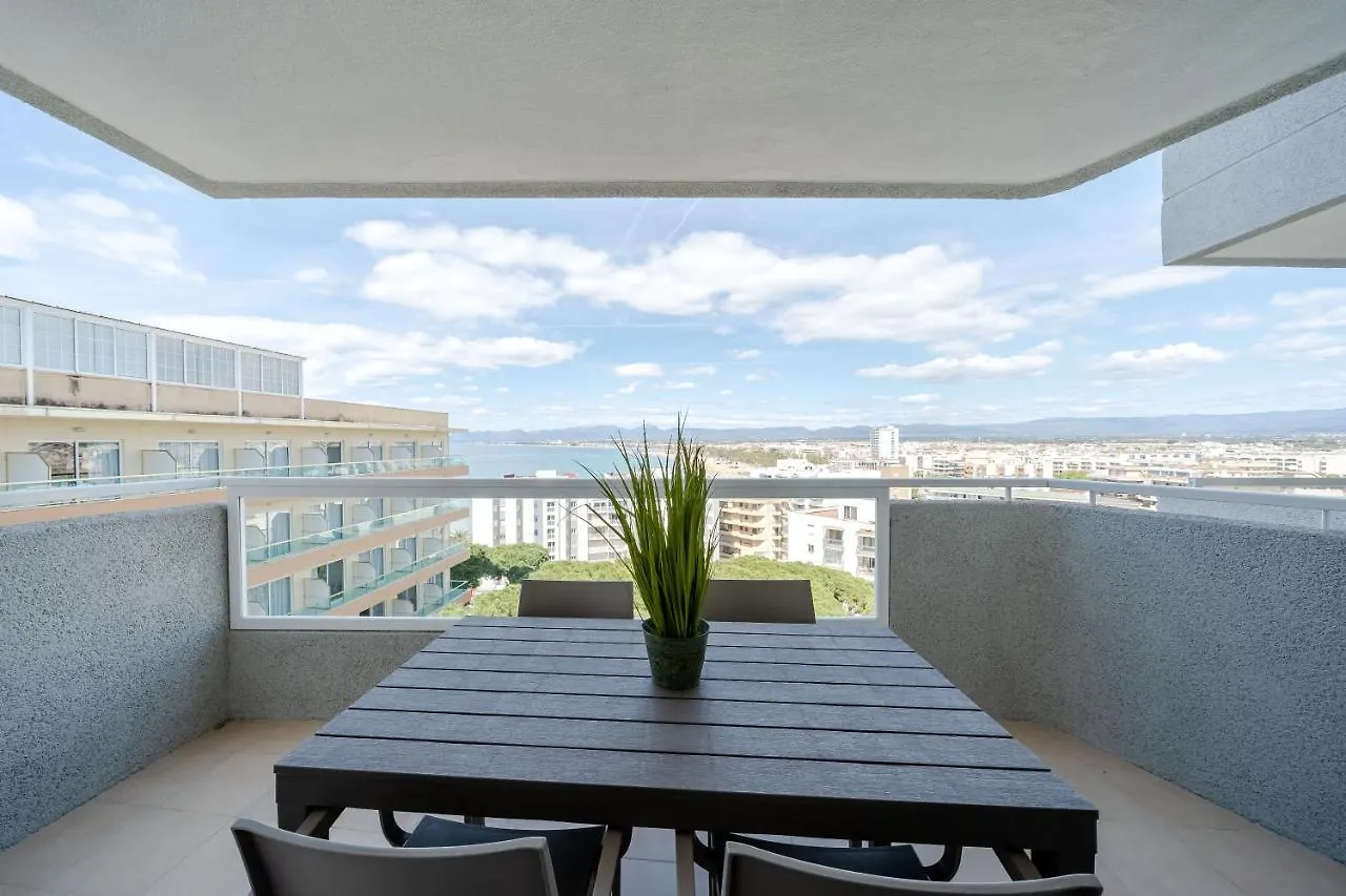 Rentalmar Blue Beach & Pool 살루
