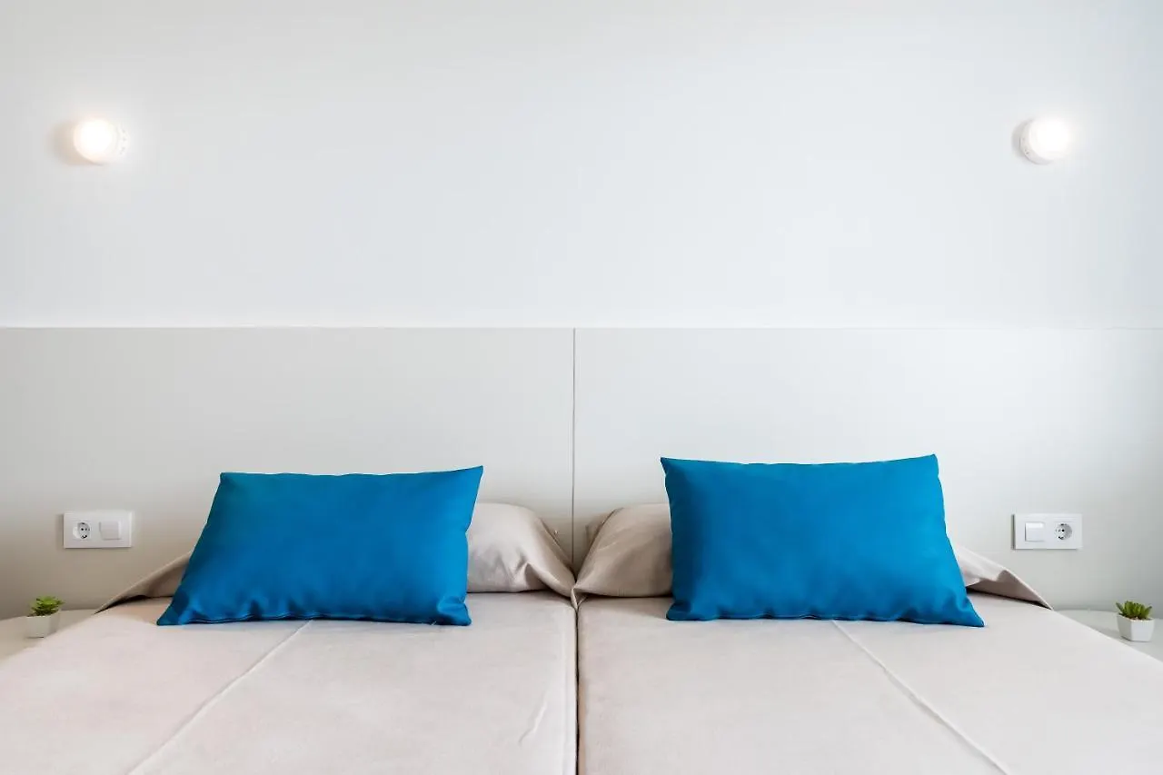 아파트 Rentalmar Blue Beach & Pool 살루 스페인